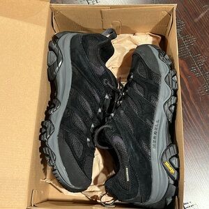 *BRAND NEW* MERRELL MOAB 3